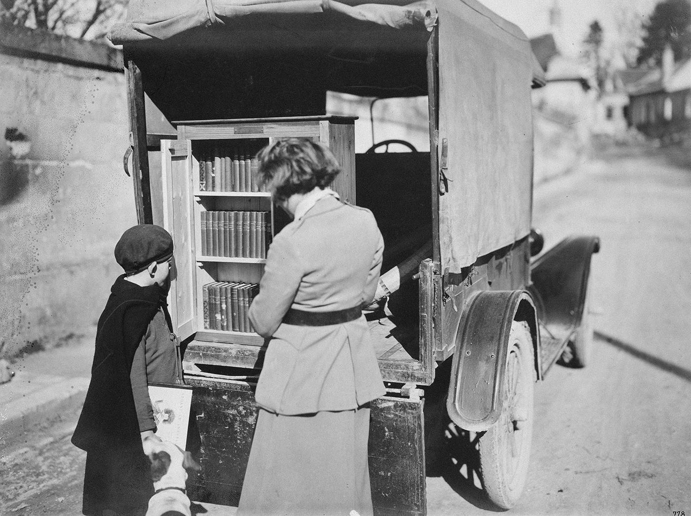 Vic-sur-Aisne, bibliothèque ambulante.