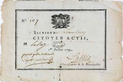 cette carte (13x19 cm) identifie comme citoyen actif le sieur Le Roy. Elle a été établie le 1er juillet 1790 par la section du Luxembourg,