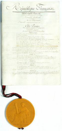 Adoptée par 399 voix contre 237, la loi Falloux, qui a aussi pour auteurs Montalembert, l’abbé Dupanloup (1802-1878)