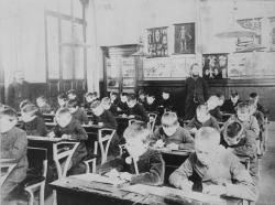 Ces photographies prises à l’école primaire d’Hellemmes, dans la banlieue de Lille (Nord) à la fin du XIXe ou au début du XXe