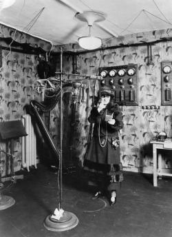 Anna de Noailles intervenant pour la chronique poétique de Radiola (22 novembre 1922)