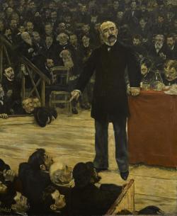 Clemenceau, debout au centre, harangue la foule réunie au cirque Fernando. Il est entouré de ses collaborateurs