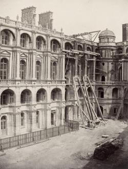 Vue du château de Saint-Germain-en-Laye, prise pendant la restauration d'Eugène Millet Marville Charles 