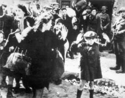 Jeune garçon juif du ghetto de Varsovue arrêté par les SS