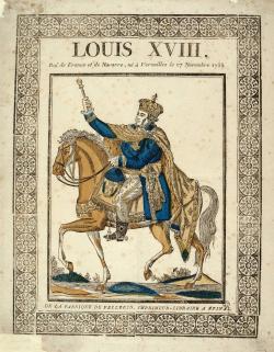 Portant les attributs de la royauté, Louis XVIII est représenté à cheval alors que son obésité lui interdisait toute activité équestre. 