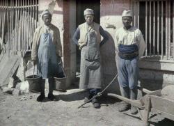 3 Sénégalais pendant la Grande Guerre posant debout