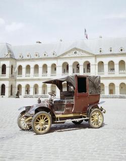 taxi de la Marne cour des Invalides