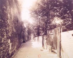 rue déserte à Montmartre