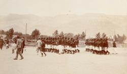 La compagnie de tirailleurs sénégalais du capitaine Mangin en manoeuvres, vers 1896-1899