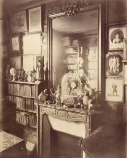 Les Intérieurs parisiens selon Eugène Atget