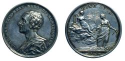 médaille avec le portrait de Montesquieu