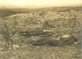 Cadavres de soldats allemands sur le terrain des combats du 1<sup>er</sup> juillet 1916