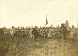 Le général Joffre passe en revue une division du 20<sup>e</sup> corps qui doit participer aux opérations militaires