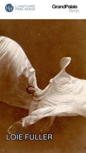 loie fullet dansant avec ses voiles