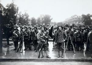 Les soldats annamites à Paris à l'occasion du 14 juillet 1916.