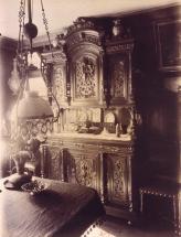 Intérieur d'un employé aux magasins du Louvre.