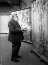 Claude Monet, en train de peindre