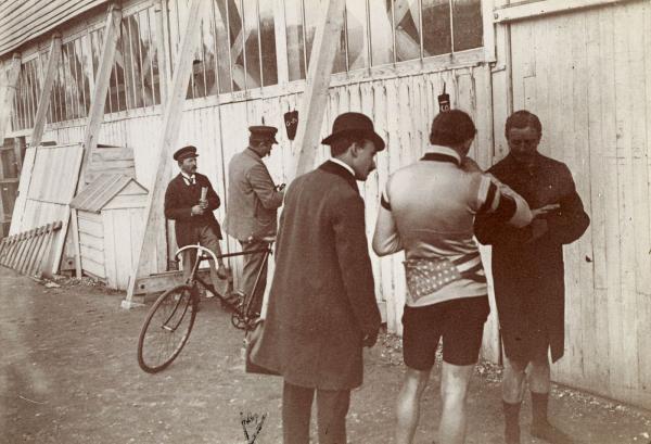 Vélodrome. Course cycliste vers 1900.