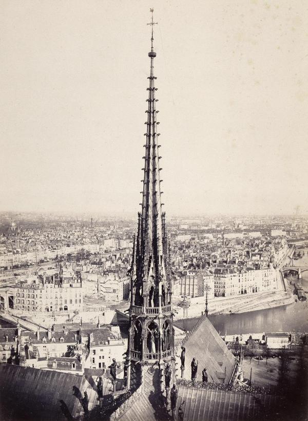 Paris, Flèche de Notre-Dame, en plomb et cuivre martelé, Viollet le Duc.